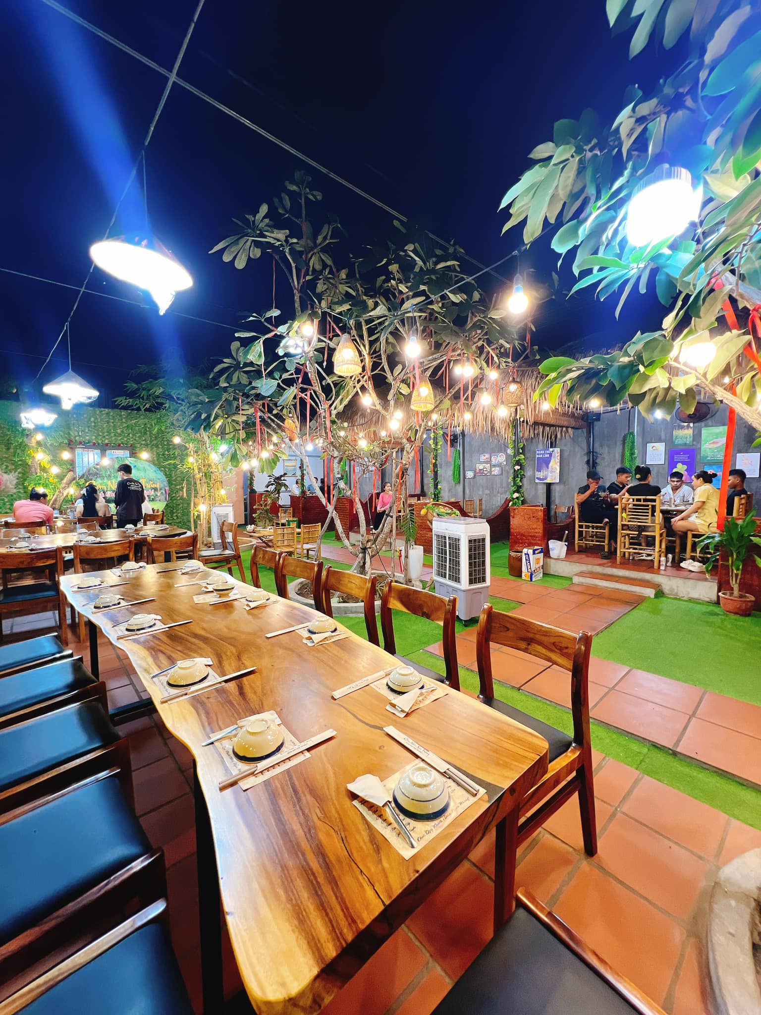 Nhà hàng Đồng Quê Sóc Trăng - Không gian bên trong