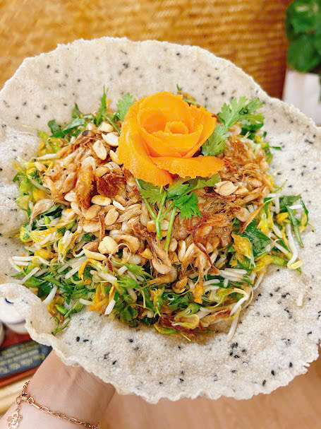 Gỏi điên điển tép sông