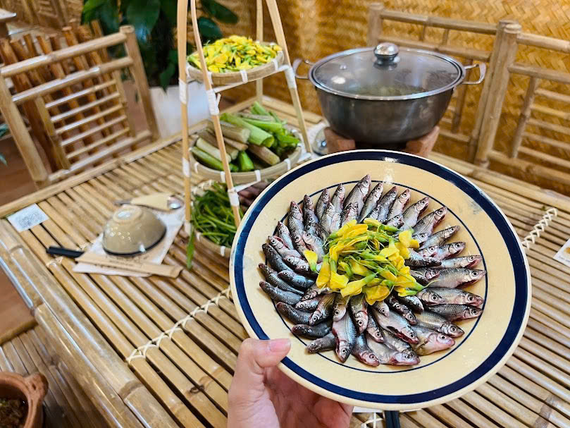 Lẩu mắm cá linh